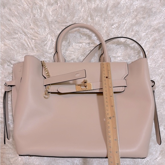 MICHAEL KORS Hamilton Legacy Large Leather Belted Satchel - Picture 6 of 11